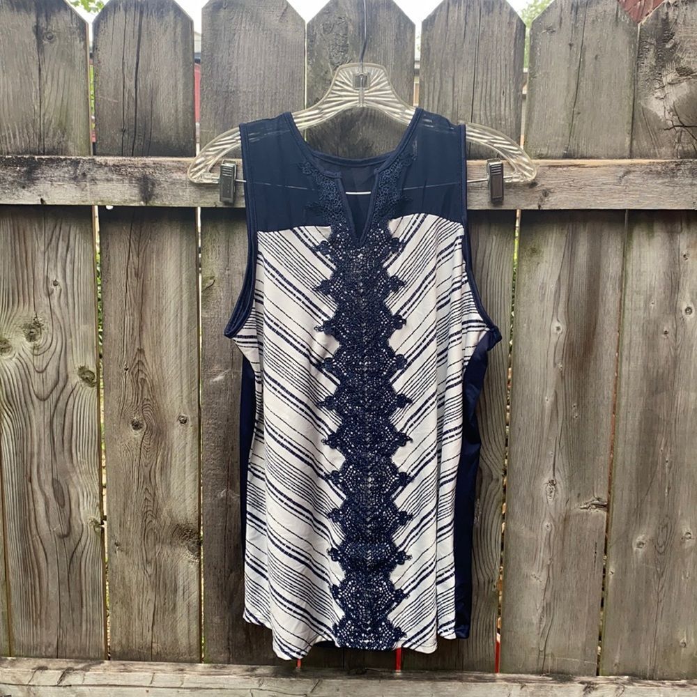 Maurice’s top sz. L